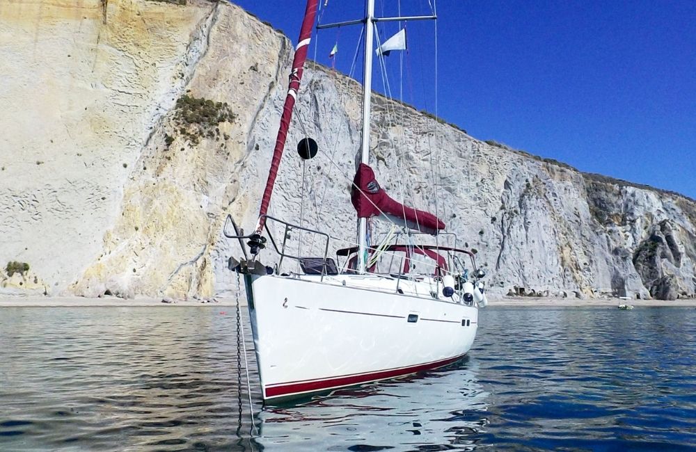 Chiaia di Luna: la più nota spiaggia delle isole Pontine