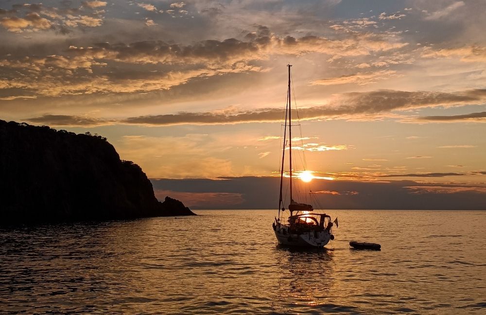 Alba in barca a vela alle isole Pontine