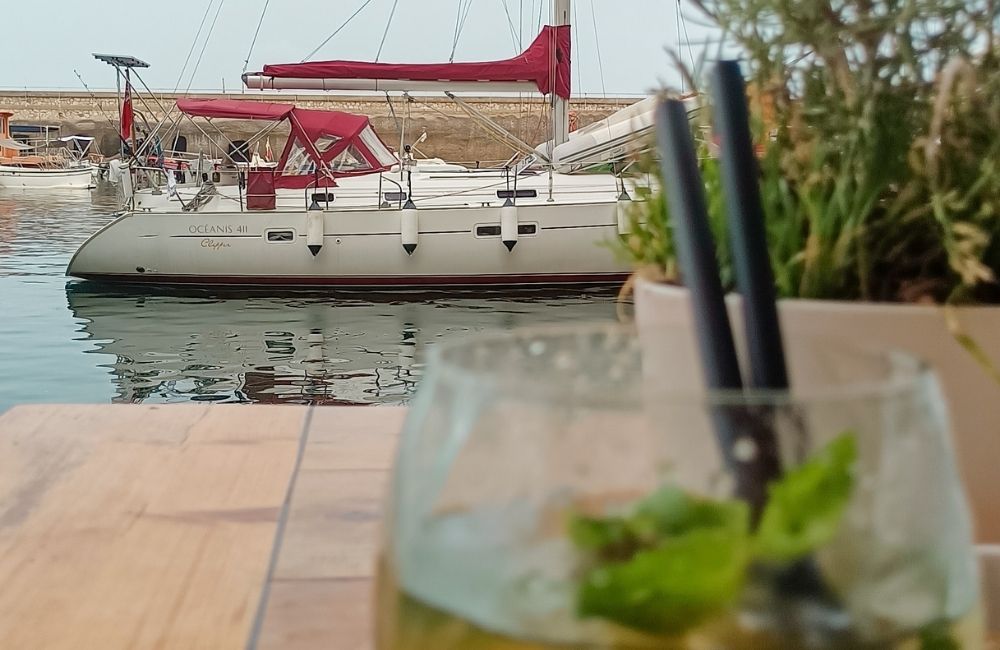 Sorseggia un mojito al Porto Romano