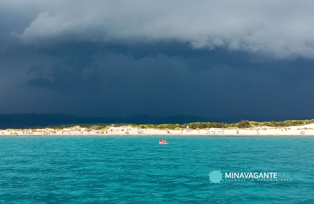 Foto di una giornata di maltempo in barca a vela in Sardegna