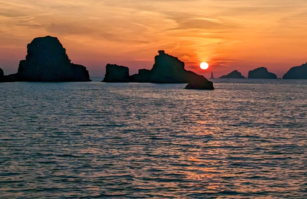 Foto di un tramonto sull’isola di Ponza a settembre
